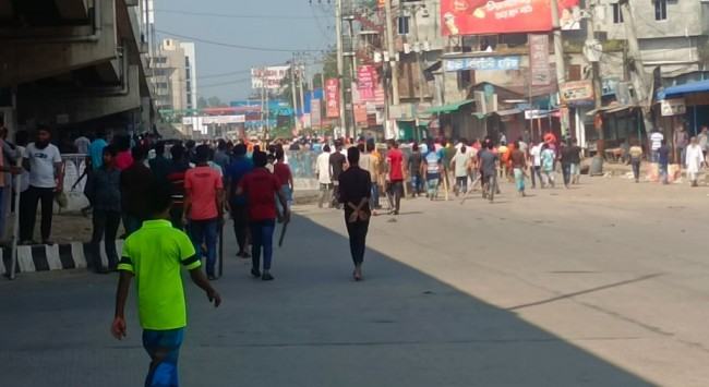 শ্রমিক বিক্ষোভে উত্তাল গাজীপুর