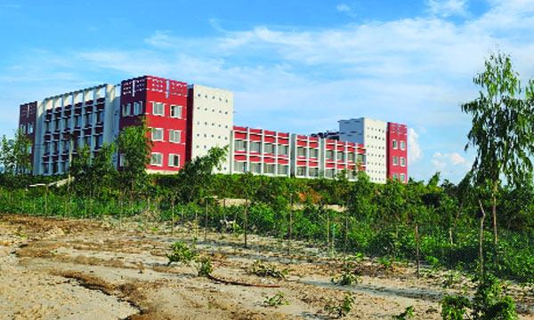 পাহাড়ের বুকে নির্মিত হলো সুদৃশ্য বান্দরবান বিশ্ববিদ্যালয় অ্যাকাডেমিক ভবন