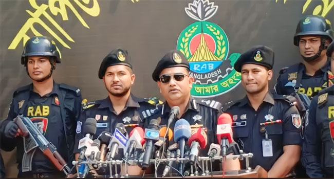 শ্রমিক আন্দোলনকে পুঁজি করে নাশকতা করলে কঠোর ব্যবস্থা নেয়ার হুঁশিয়ারি র‌্যাবের