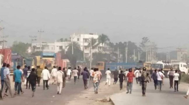 বগুড়ায় ট্রাক ভাঙচুর, বিএনপি নেতা গুলিবিদ্ধসহ আহত ৬