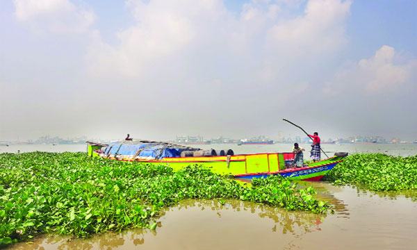 মেঘনায় ডাকাত আতঙ্ক : মালামাল হারিয়ে নিঃস্ব হচ্ছেন ব্যবসায়ীরা