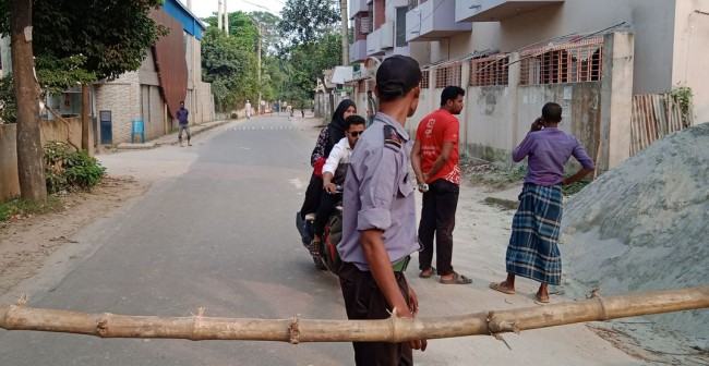 সাভারে ড্যাফোডিলের শিক্ষার্থীদের সাথে এলাকাবাসীর সংঘর্ষ, আহত ৩০