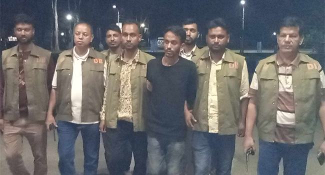 বরগুনায় ট্রাকে অগ্নিসংযোগের অভিযোগে ছাত্রদল নেতা গ্রেফতার