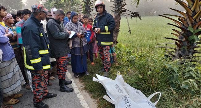 মহাদেবপুরে নিয়ন্ত্রণ হারিয়ে পিকআপচালক নিহত