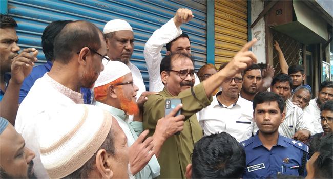 সৈয়দপুরে ব্যবসায়ীদের প্রতিরোধে ভেস্তে গেছে পৌর মেয়রের অভিযান