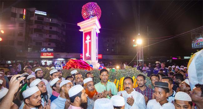 ফেনীতে দৃষ্টিনন্দন ইসলামিক ভাস্কর্য উদ্বোধন