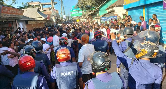 ভূরুঙ্গামারীতে তফসিল বাতিলের দাবিতে বিএনপির বিক্ষোভ মিছিল