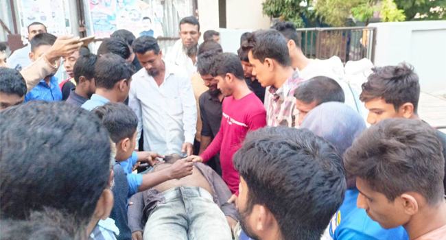 শরীয়তপুরে সাইনবোর্ড লাগাতে গিয়ে বিদ্যুৎস্পৃষ্টে শ্রমিকের মৃত্যু, আহত ২