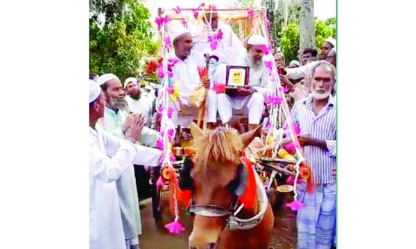 পাবনায় ইমামকে রাজকীয় বিদায়