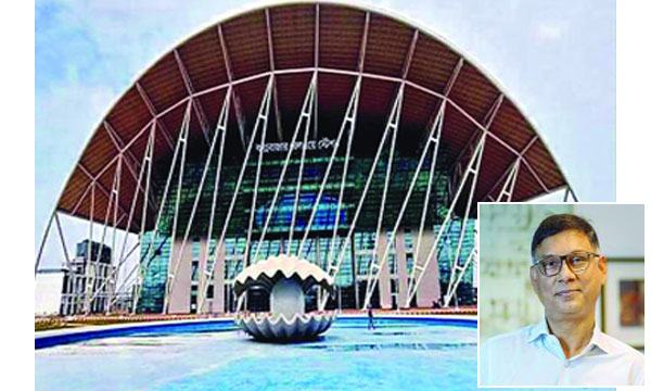 কক্সবাজার স্টেশনের আইকনিক নকশায় সামুদ্রিক জীবন