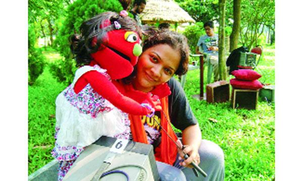 পুরস্কৃত হলেন সিসিমপুরের ‘টুকটুকি’ সায়মা করিম