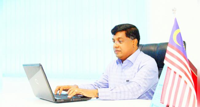 মালয়েশিয়ায় বাংলাদেশী পণ্য বাজারজাত করে সিআইপি মর্যাদা পেলেন অহিদুর