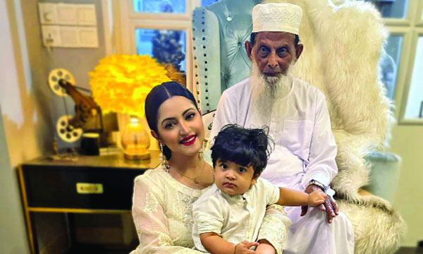পরীমণির নানাভাই মারা গেছেন