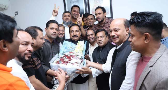 নৌকার মনোনয়ন : নিজাম হাজারীর হ্যাটট্রিকে ফেনীতে আনন্দ মিছিল