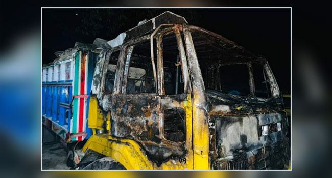 কুলিয়ারচরে এবার মাল ভর্তি ট্রাকে আগুন