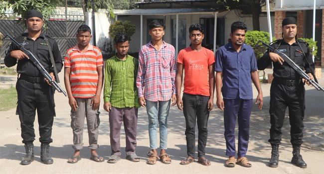 দিনে ড্রাইভার রাতে ছিনতাইকারী ও খুনি
