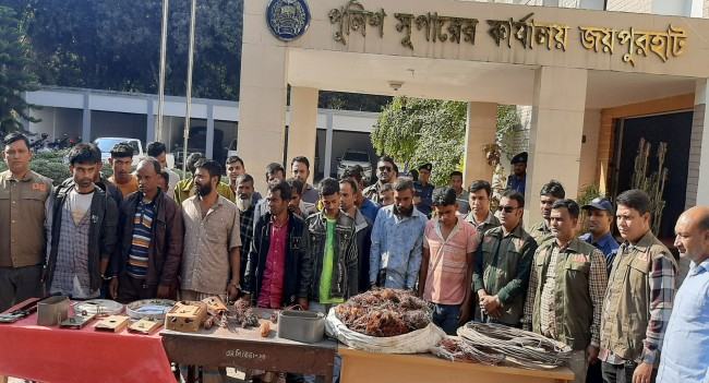 জয়পুরহাটে ট্রান্সফরমার চোর চক্রের ১৬ জন গ্রেফতার