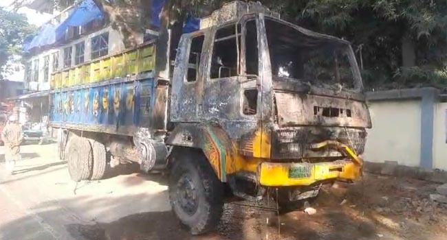 কালিয়াকৈরে ট্রাকে আগুন, চালক দগ্ধ