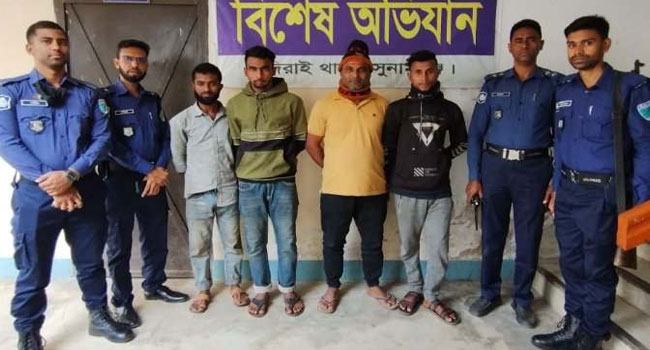 দিরাইয়ে ১৬০ বস্তা ভারতীয় চিনিসহ আটক ৪