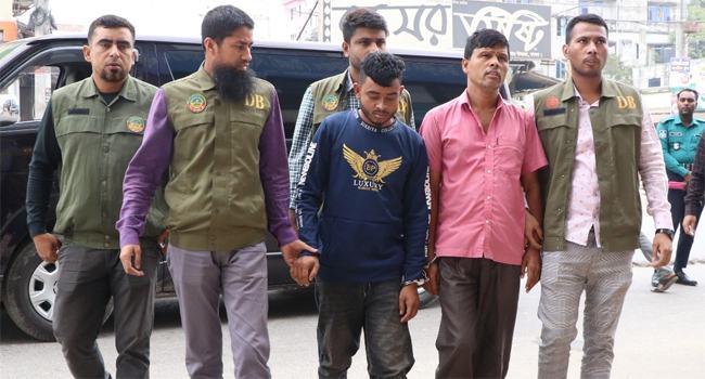 ভুয়া ফেসবুক আইডি ব্যবহার করে প্রতারণা, শ্বশুর-জামাতাসহ গ্রেফতার ৩