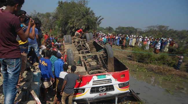 নভেম্বরে সারাদেশে সড়কে ৪৬৭ জনের প্রাণহানি : আরএসএফ