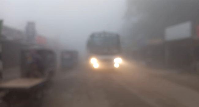 ঠাকুরগাঁওয়ে কুয়াশা ঢাকা শীতের আমেজ