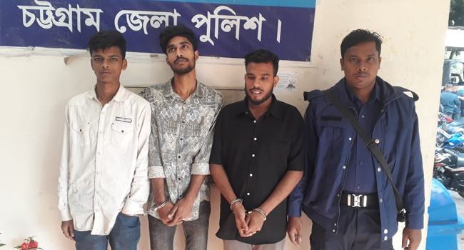 পটিয়ায় রিকশাওয়ালার সর্বস্ব ছিনতাই, ৩ ছিনতাইকারী গ্রেফতার