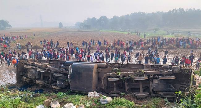 গাজীপুরে ট্রেন দুর্ঘটনা : সংশ্লিষ্টদের দাবি নাশকতা, ঘটনা তদন্তে ৩ কমিটি