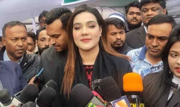 রাজশাহী-১ আসন আচরণবিধি লঙ্ঘন করায় মাহিয়া মাহিকে শোকজ