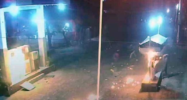বগুড়া-৪ আসনে স্বতন্ত্র প্রার্থীর তেলের পাম্পে পেট্রল বোমা হামলা