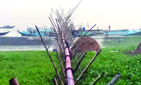 লৌহজংয়ে অবৈধ ড্রেজি-বাণিজ্য জলাবদ্ধতায় নাকাল উপজেলাবাসী