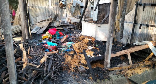 ভূরুঙ্গামারীতে আগুনে পাঁচটি ঘর পুড়ে ছাই
