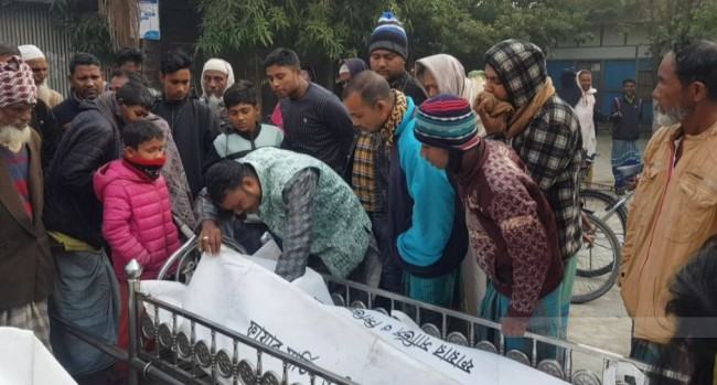 মুন্সীগঞ্জে বাল্কহেডের ধাক্কায় ট্রলারডুবি, নিখোঁজ ২ জনের লাশ উদ্ধার