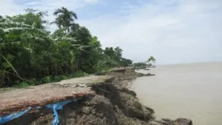 মেঘনার ভয়ংকর ছোবলের আতঙ্কে দিন কাটাচ্ছে ভোলাবাসী