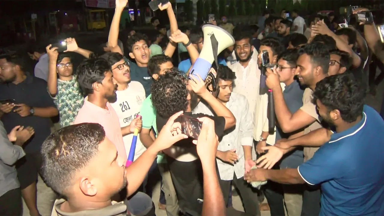 আ’লীগের কার্যক্রম নিষিন্ধে রংপুরে আনন্দ উৎসব