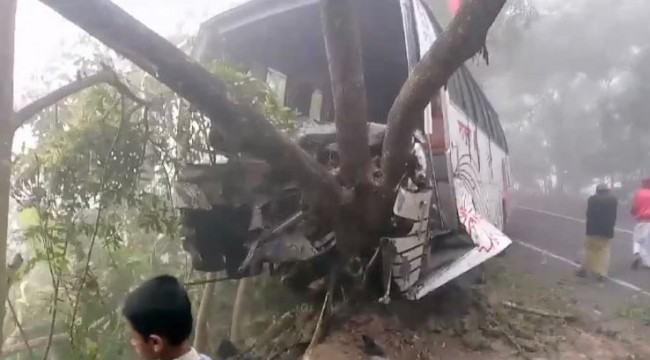 বরিশালে সড়ক দুর্ঘটনায় নিহত ২