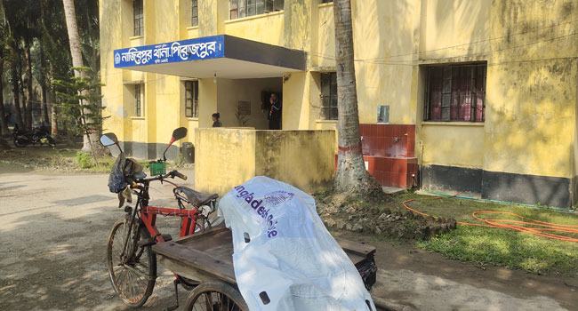 নাজিরপুরে নিজ গাড়ির চাপায় অটোচালক নিহত