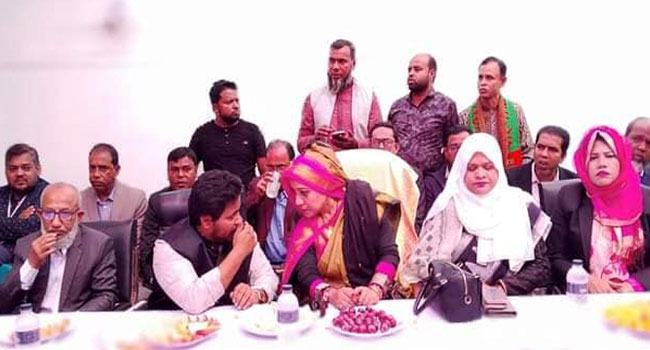 শোকজের জবাব দিয়ে ফের নির্বাচনী প্রচারণায় সরকারি কর্মকর্তা ডা: সায়েমা