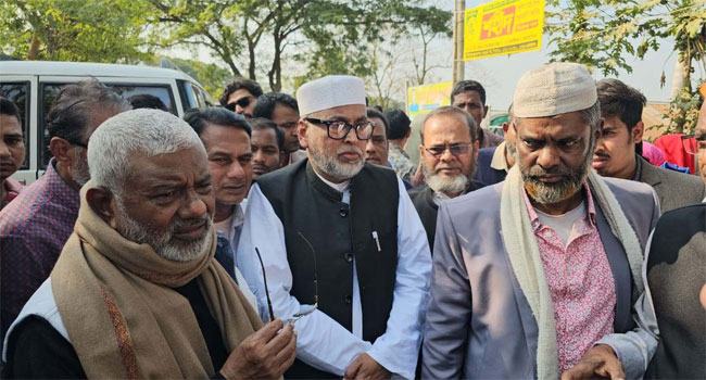 সাঁথিয়ায় স্বতন্ত্র প্রার্থীর প্রচারণায় নৌকা সমর্থকদের হামলা