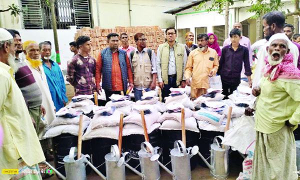 চট্টগ্রামসহ চার জেলায় বন্যায় ক্ষতিগ্রস্ত ৩৩ হাজার কৃষক পেল কৃষি উপকরণ