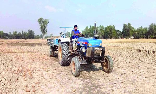 সাদুল্লাপুরে প্রশাসনের অভিযানেও থামছে না অবৈধ মাটি বাণিজ্য