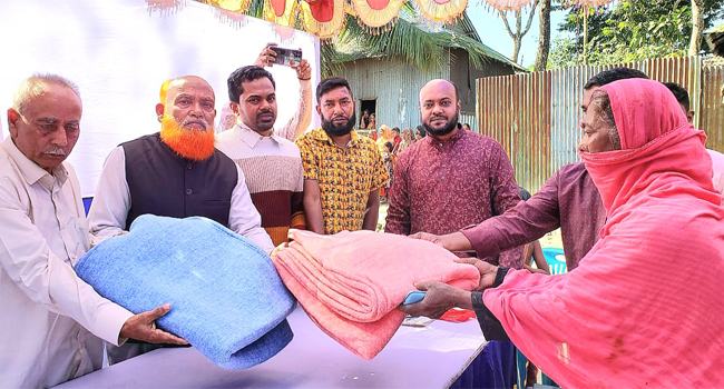 কিশোরগঞ্জের কাতিয়ারচরে কম্বল বিতরণ