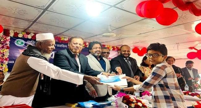 কক্সবাজারে ১০০ মেধাবীদের বৃত্তি প্রদান