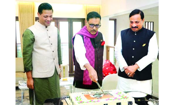 ফেনীতে জন্মদিন উদযাপন করলেন ওবায়দুল কাদের