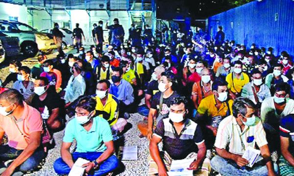 মালয়েশিয়ায় চলছে ধরপাকড় ডিটেনশন ক্যাম্পে ঠাঁই নেই