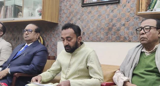 অনিয়মের অভিযোগ এনে নির্বাচন স্থগিত করার দাবি
