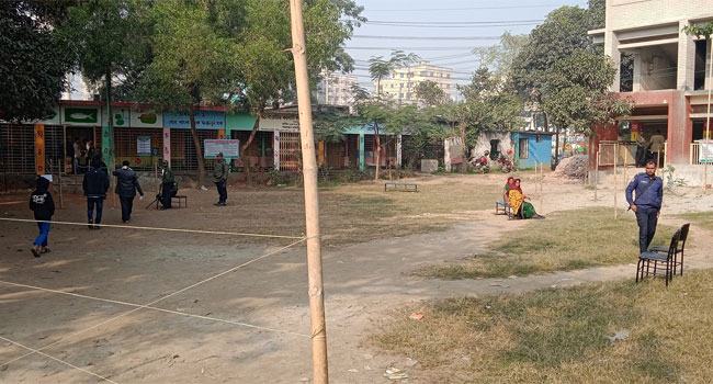 সাভারে কেন্দ্রগুলো ছিল ফাঁকা