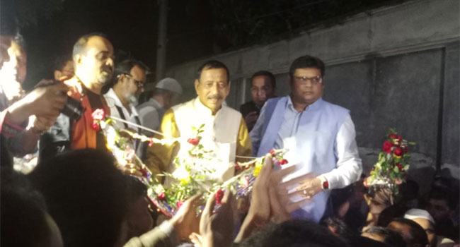 হ্যাটট্রিক করলেন সমাজকল্যাণমন্ত্রী নুরুজ্জামান আহম্মেদ