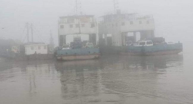 দৌলতদিয়া-পাটুরিয়ায় ফেরি চলাচল বন্ধ