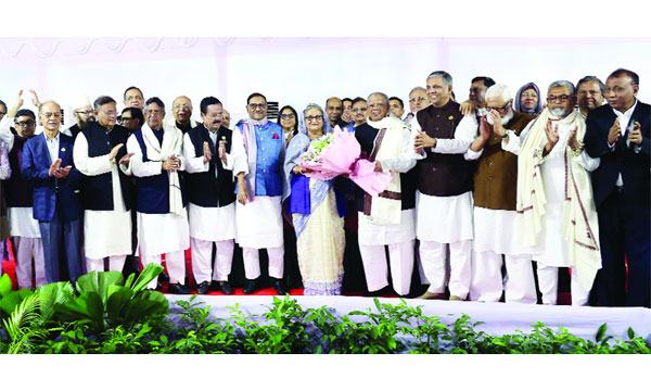 রাজনীতিতে টিকে থাকতে প্রভুদের পরামর্শে কাজ হবে না : প্রধানমন্ত্রী